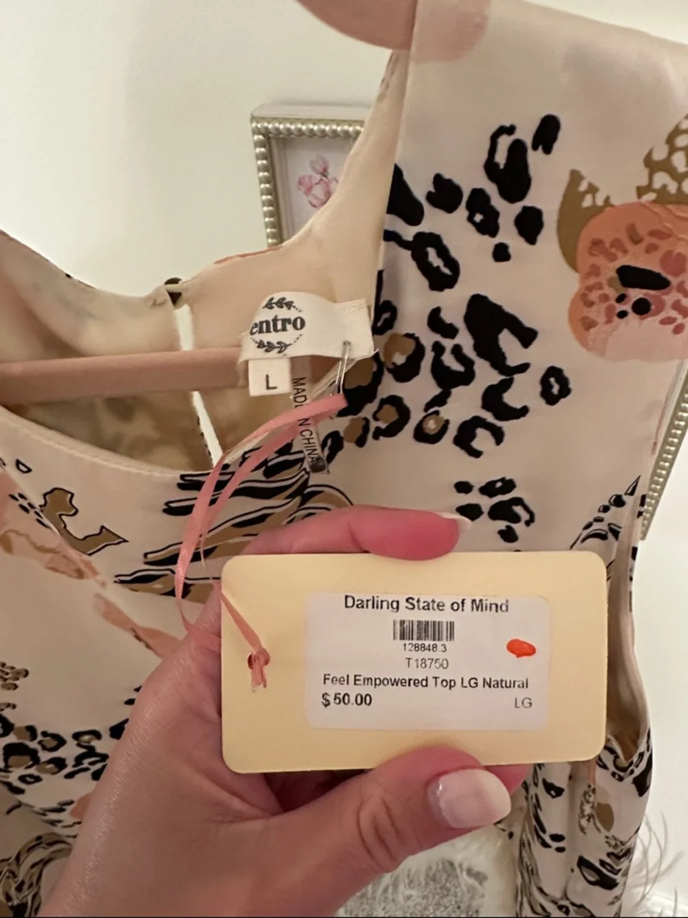 entro Cream Floral & Leopard Feather-Hem Sleeveless Top - Picture 3 of 9